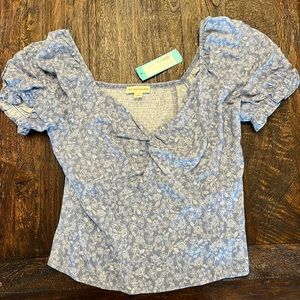 The general good. Cropped shirt. Small. NWT.